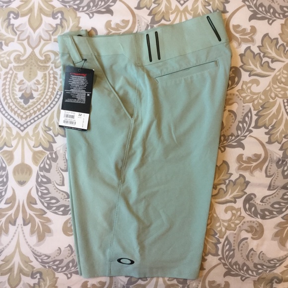 oakley velocity shorts
